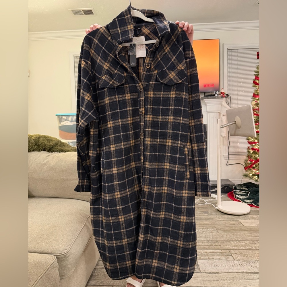 Plaid Button-Up flannel shirt / jacket